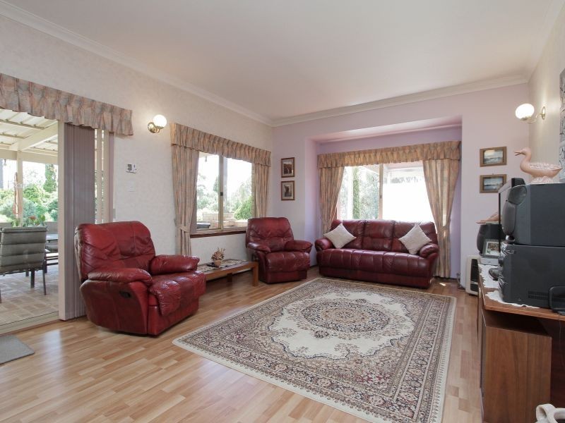 4 Brush Court, Canning Vale WA 6155