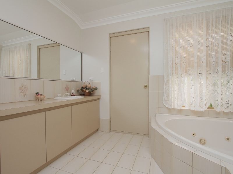 4 Brush Court, Canning Vale WA 6155