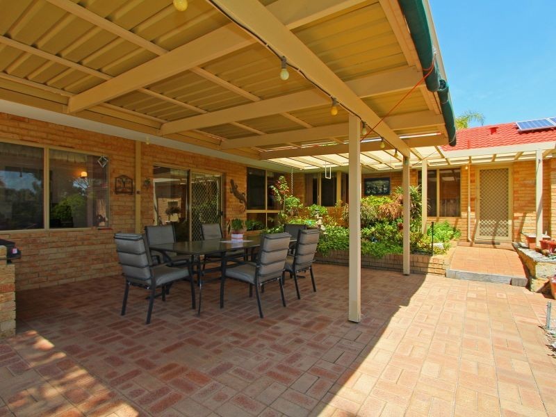 4 Brush Court, Canning Vale WA 6155