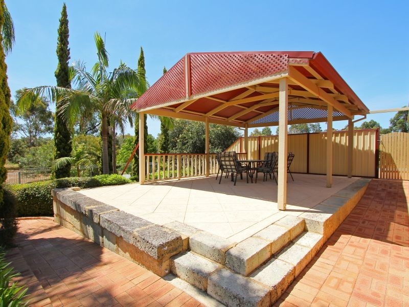 4 Brush Court, Canning Vale WA 6155