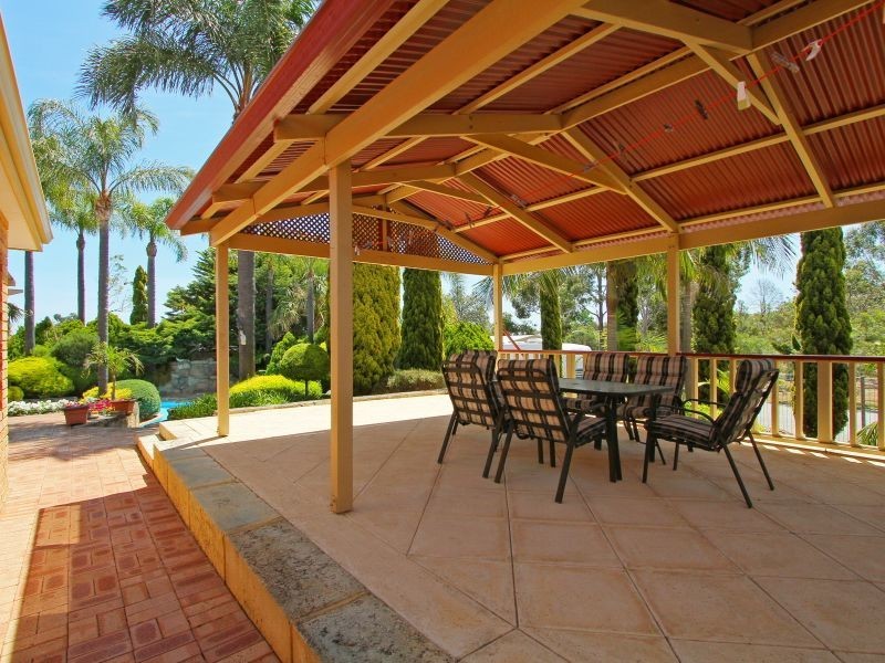 4 Brush Court, Canning Vale WA 6155