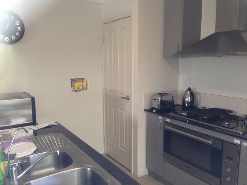 6 Hillhouse Way, Piara Waters WA 6112