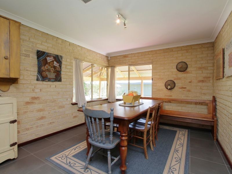 5 Livingstone Drive, Canning Vale WA 6155