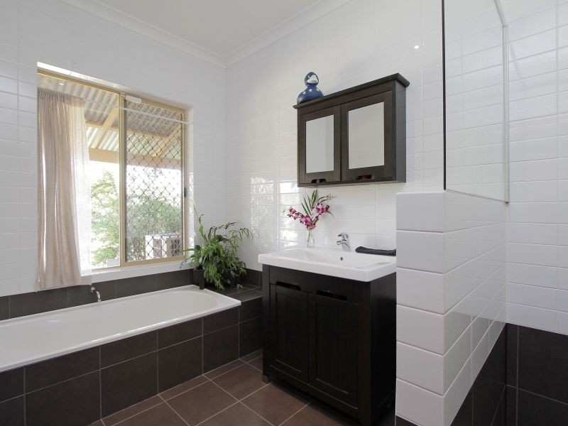 5 Livingstone Drive, Canning Vale WA 6155