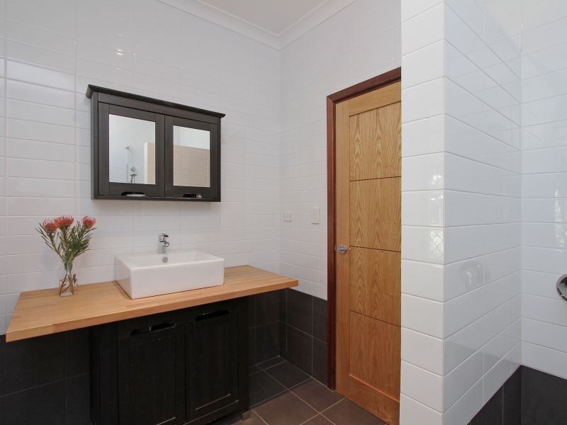 5 Livingstone Drive, Canning Vale WA 6155