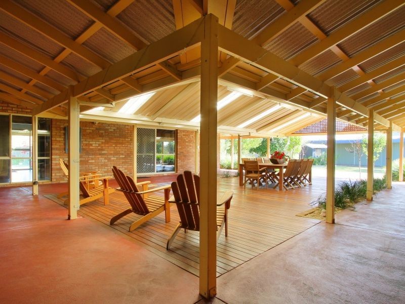 5 Livingstone Drive, Canning Vale WA 6155