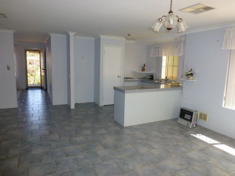 6/6 Heron Place, Maddington WA 6109