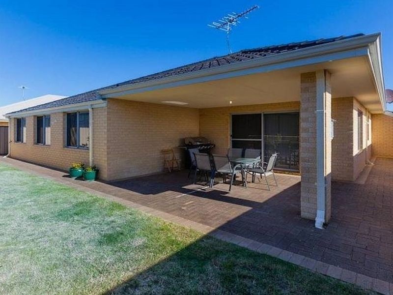 21 Calneggia Drive, Darling Downs WA 6122