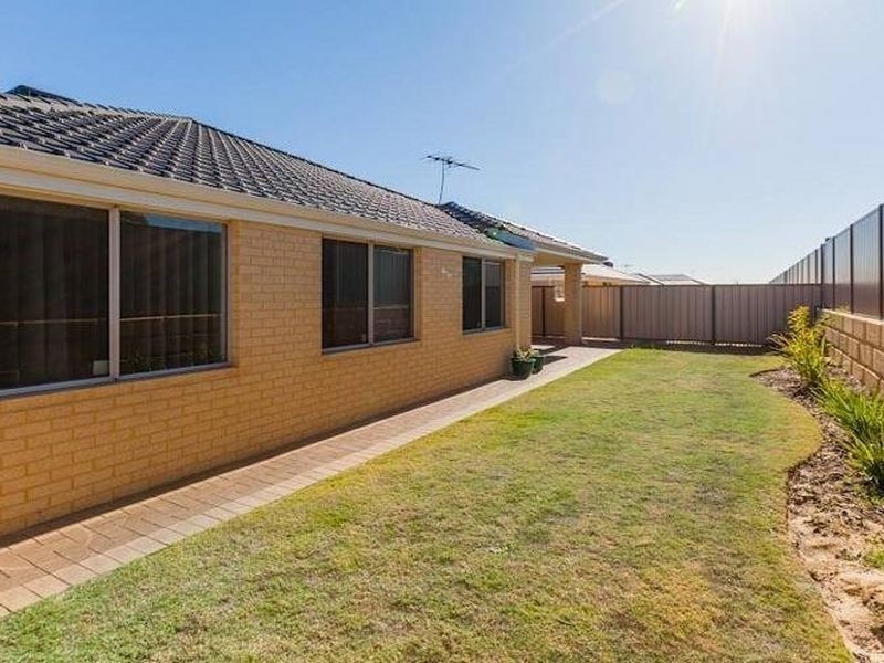 21 Calneggia Drive, Darling Downs WA 6122