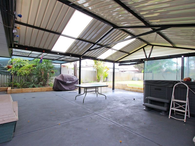 6 Meuller Way, Thornlie WA 6108