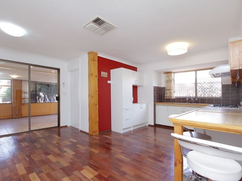 10 Huggins Road, Thornlie WA 6108