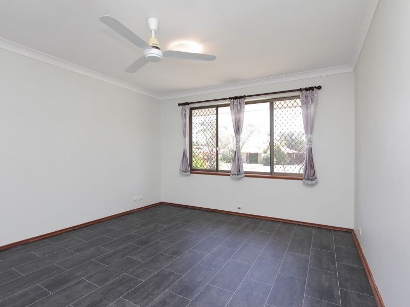 10 Huggins Road, Thornlie WA 6108