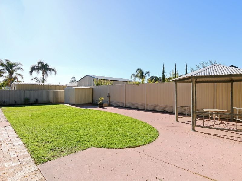 28 Willow Way, Maddington WA 6109