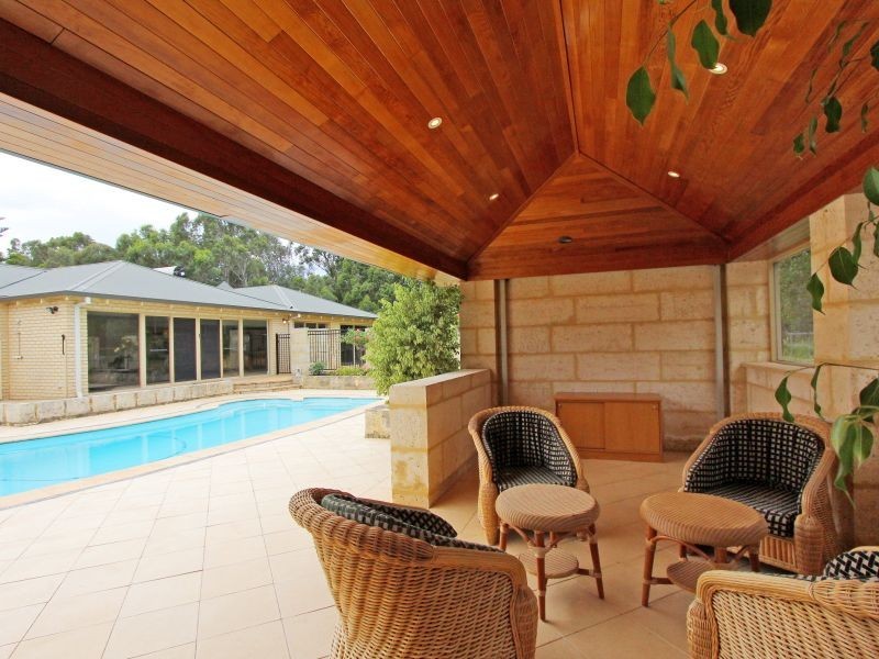 40 Johnson Place, Wattle Grove WA 6107