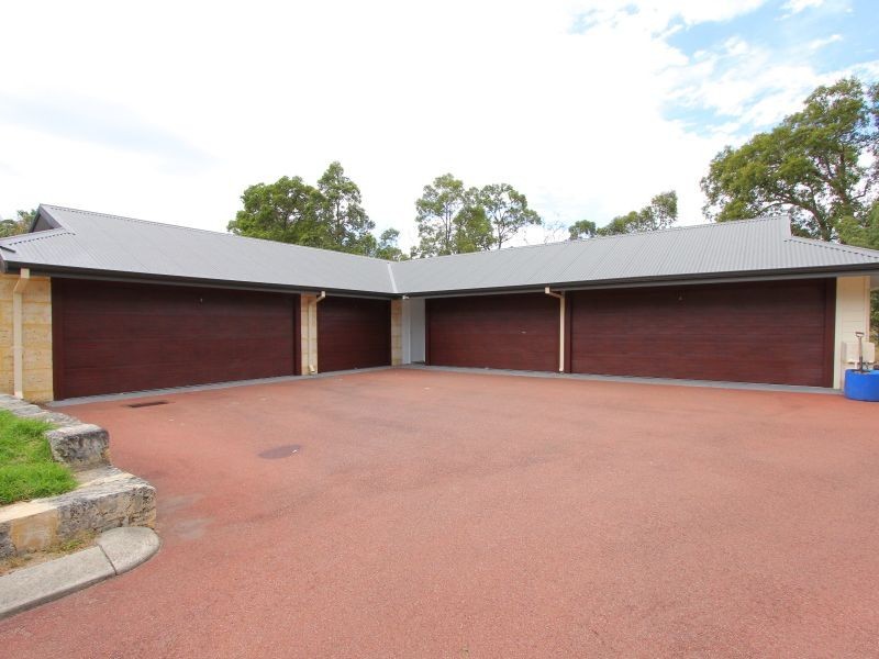40 Johnson Place, Wattle Grove WA 6107