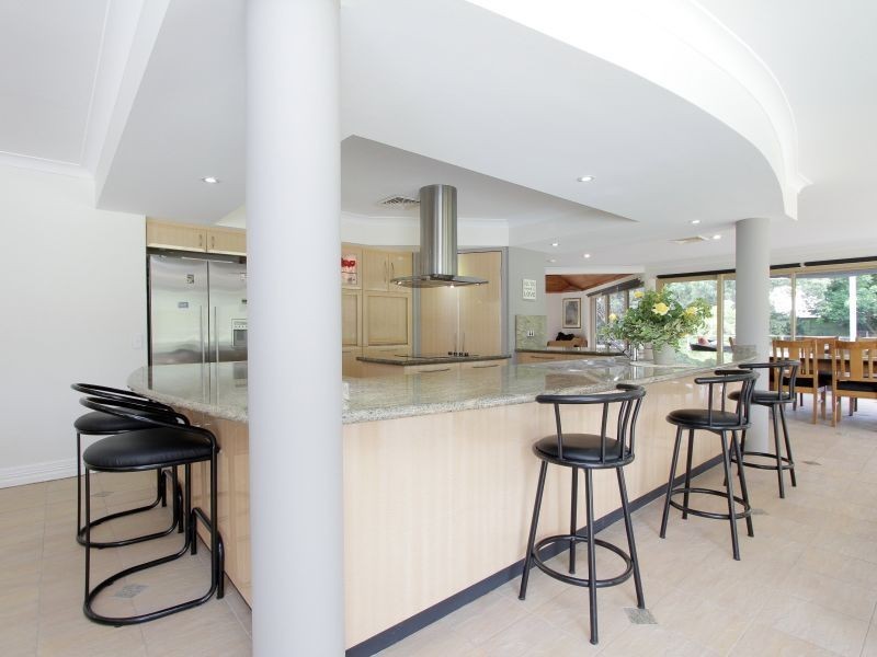 40 Johnson Place, Wattle Grove WA 6107