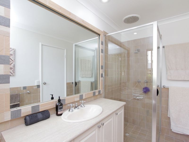 40 Johnson Place, Wattle Grove WA 6107