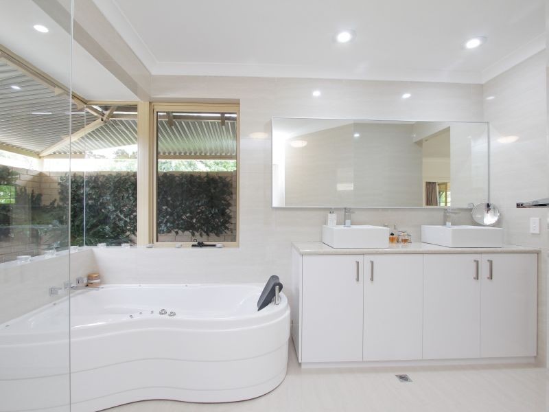 40 Johnson Place, Wattle Grove WA 6107