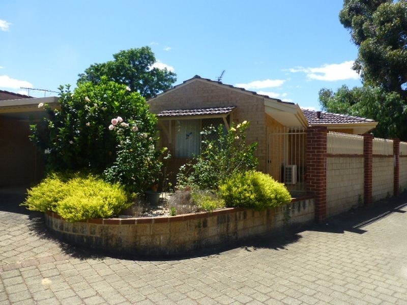 12/4 Page Road, Kelmscott WA 6111