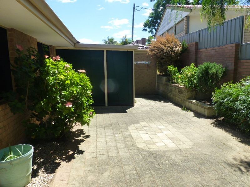12/4 Page Road, Kelmscott WA 6111