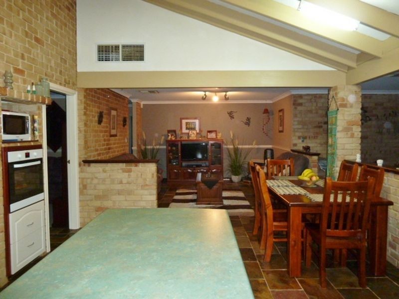 18 Gertrude Avenue, Champion Lakes WA 6111