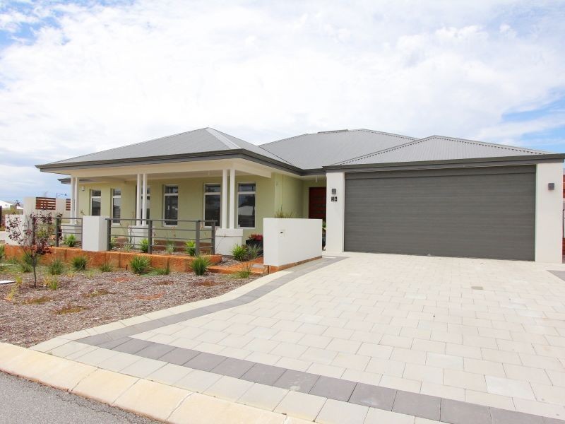 24 Strathclyde Circuit, Champion Lakes WA 6111