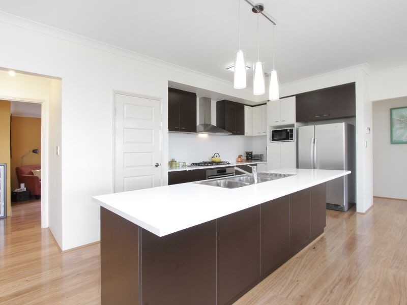 24 Strathclyde Circuit, Champion Lakes WA 6111