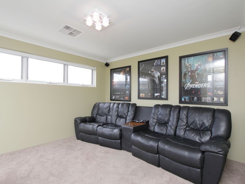 24 Strathclyde Circuit, Champion Lakes WA 6111