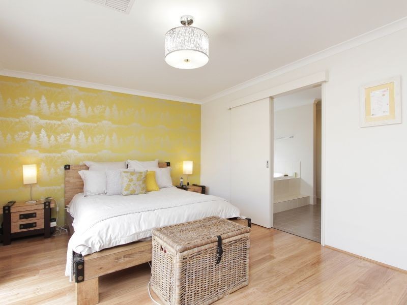 24 Strathclyde Circuit, Champion Lakes WA 6111