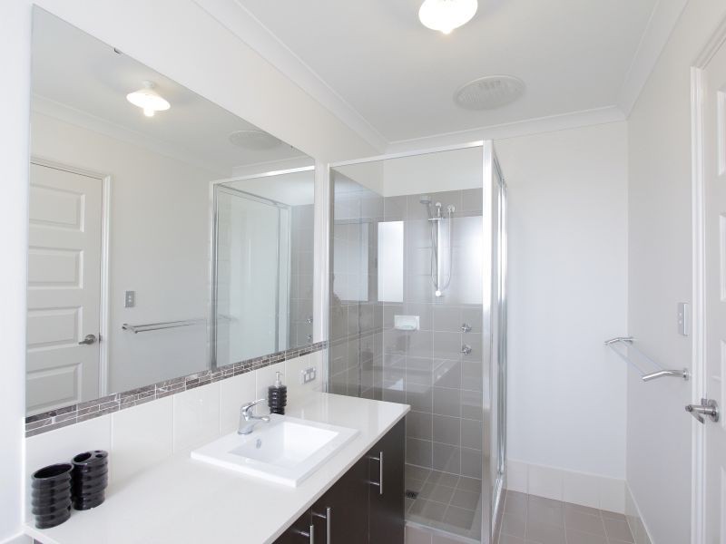 24 Strathclyde Circuit, Champion Lakes WA 6111