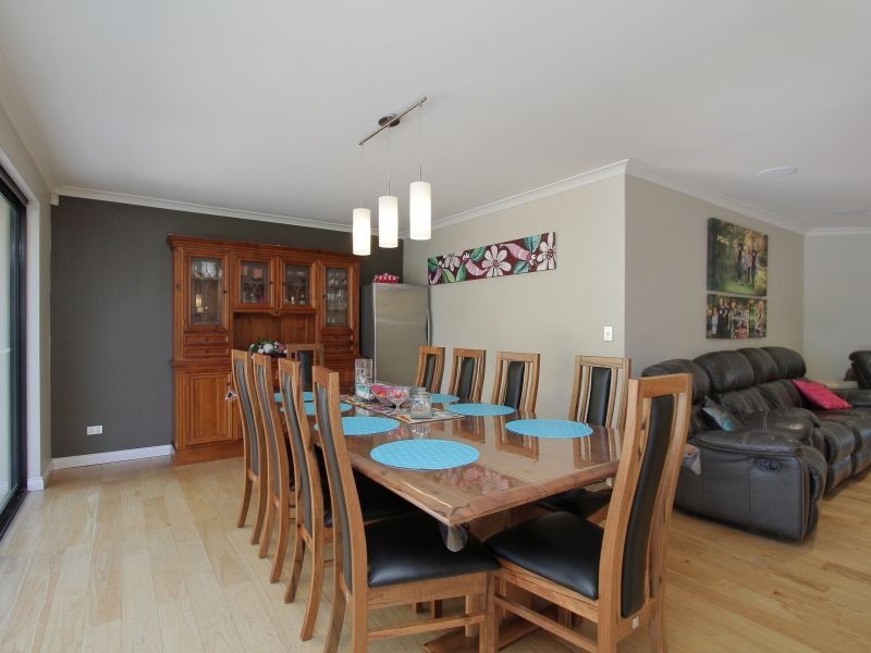 2 Redheart Drive, Thornlie WA 6108