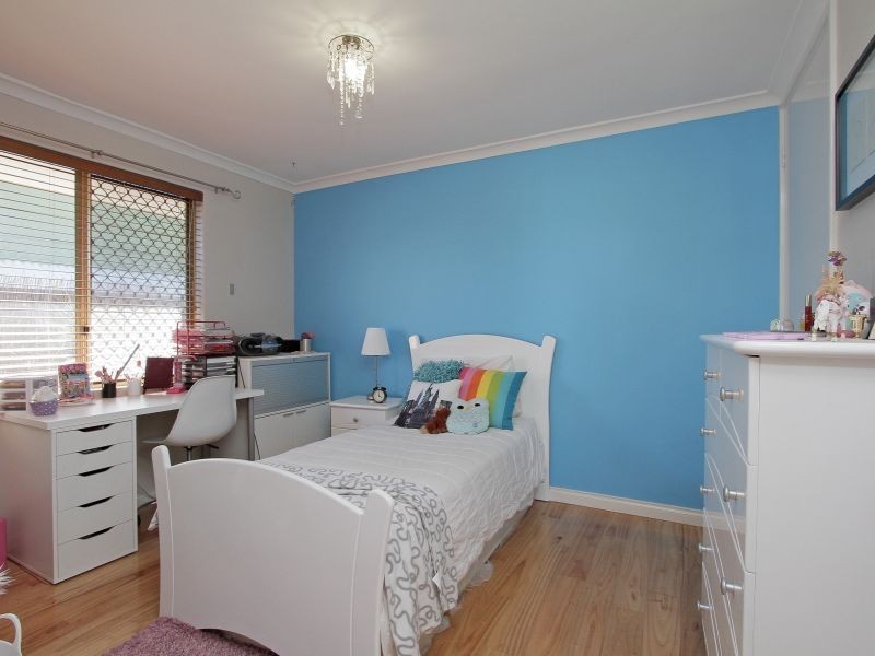 2 Redheart Drive, Thornlie WA 6108