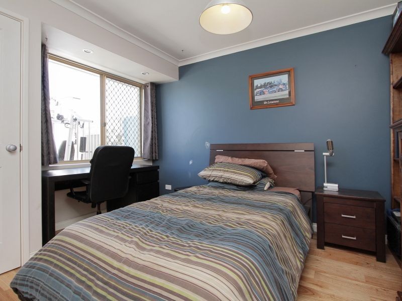 2 Redheart Drive, Thornlie WA 6108