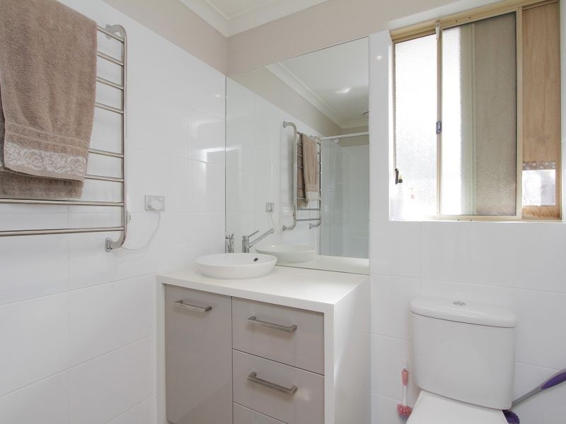 2 Redheart Drive, Thornlie WA 6108