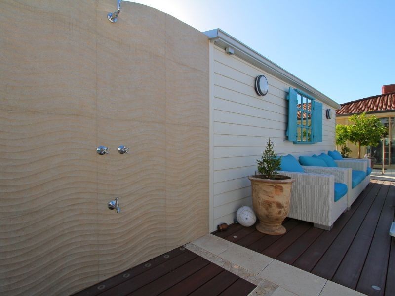 2 Redheart Drive, Thornlie WA 6108