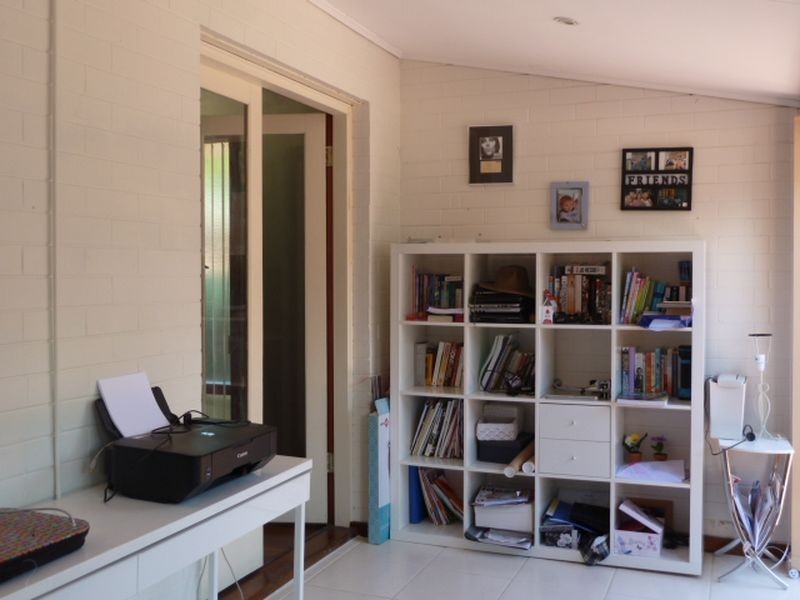 42 Hughenden Drive, Thornlie WA 6108