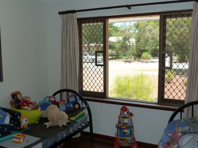 42 Hughenden Drive, Thornlie WA 6108