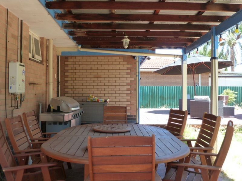 42 Hughenden Drive, Thornlie WA 6108