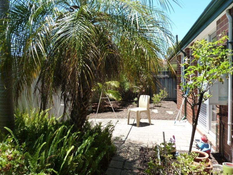 17/2 Glennis Close, Gosnells WA 6110