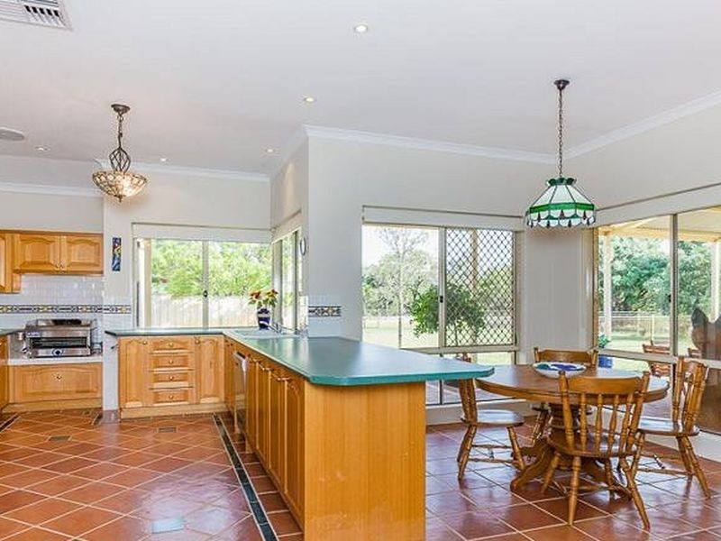 19 Willaring Drive, Beckenham WA 6107
