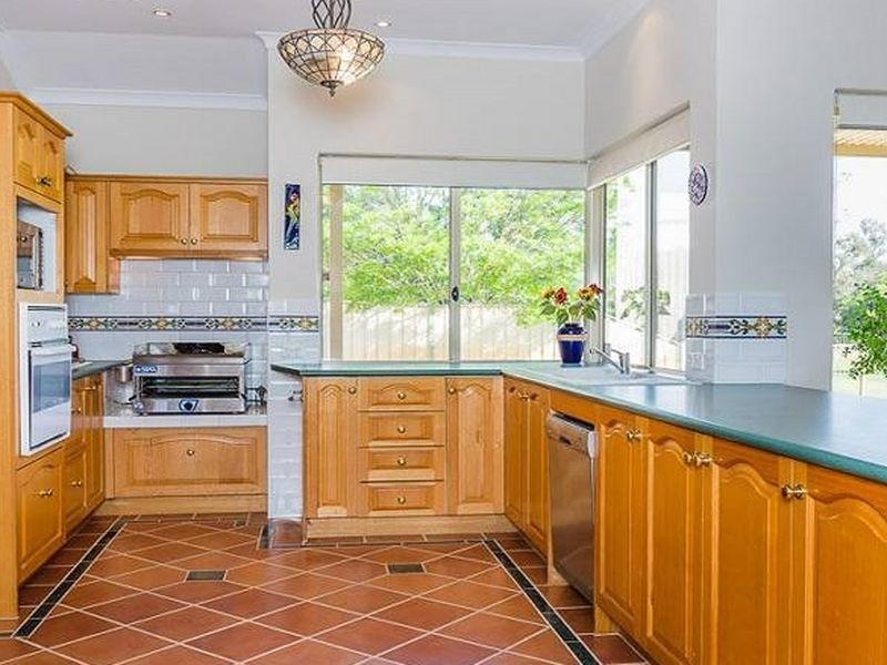 19 Willaring Drive, Beckenham WA 6107