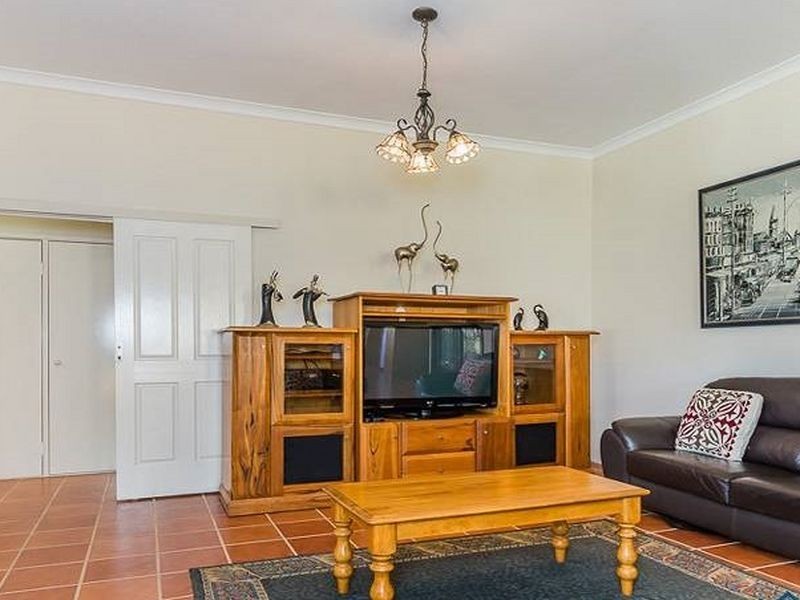 19 Willaring Drive, Beckenham WA 6107