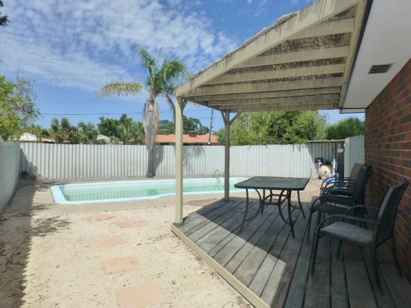 1 Dobell Street, Huntingdale WA 6110