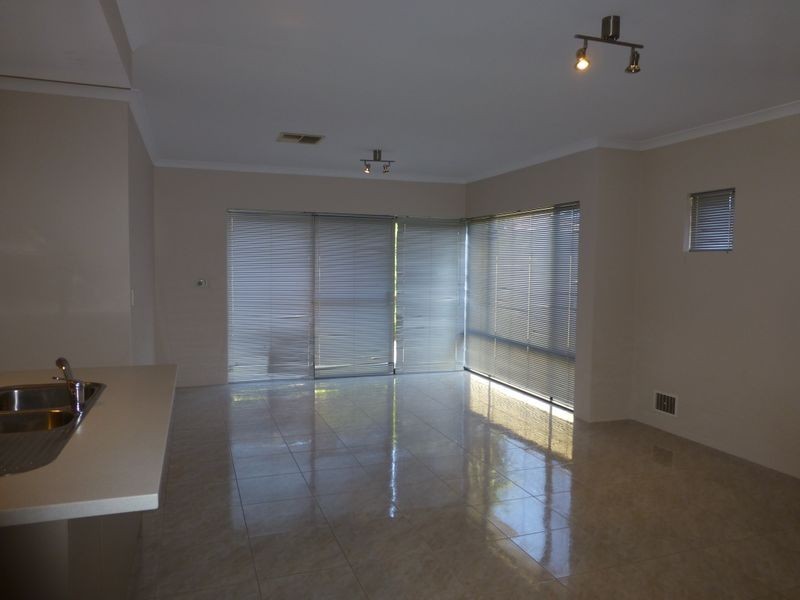 8 Hay Lane, Canning Vale WA 6155