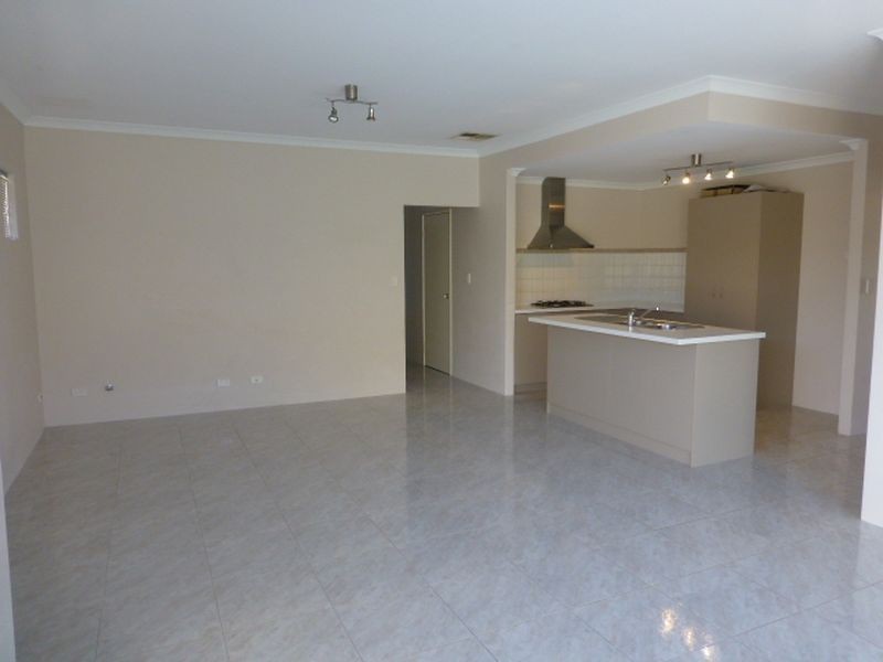 8 Hay Lane, Canning Vale WA 6155