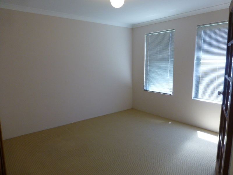 8 Hay Lane, Canning Vale WA 6155