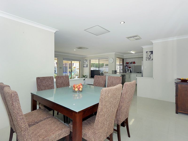 11 Challenger Drive, Thornlie WA 6108