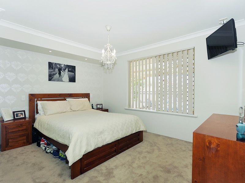 11 Challenger Drive, Thornlie WA 6108