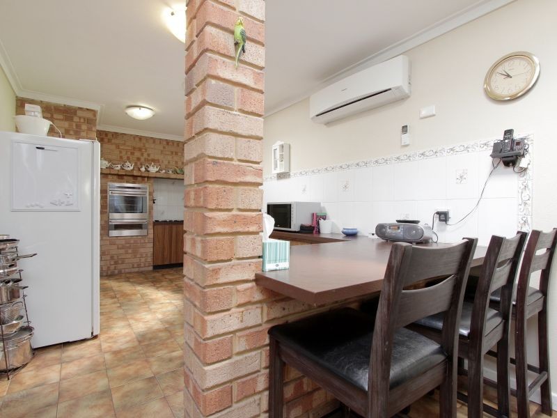 37 Amanda Drive, Camillo WA 6111