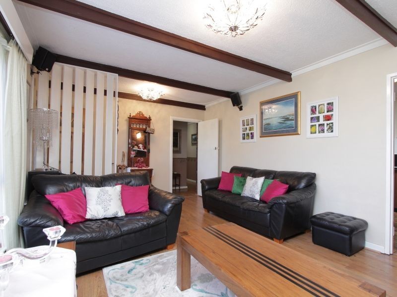 37 Amanda Drive, Camillo WA 6111